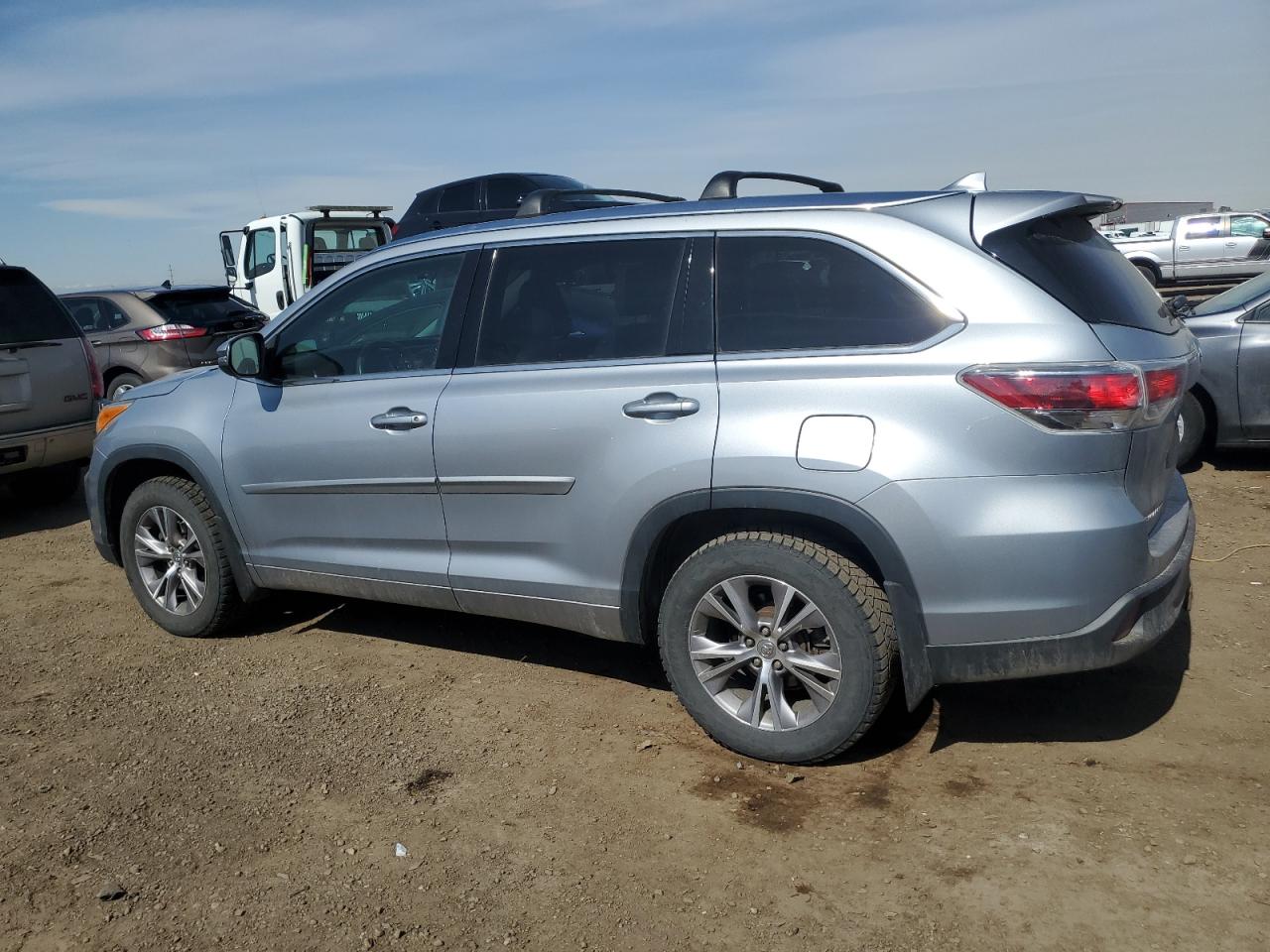 2014 Toyota Highlander - Image 2