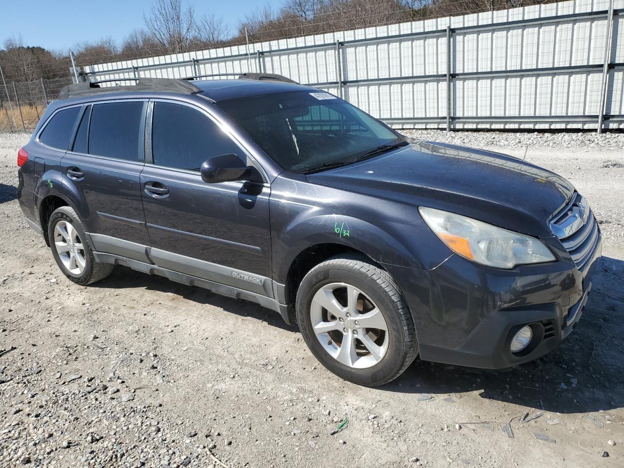 2013 Subaru Outback - Image 4