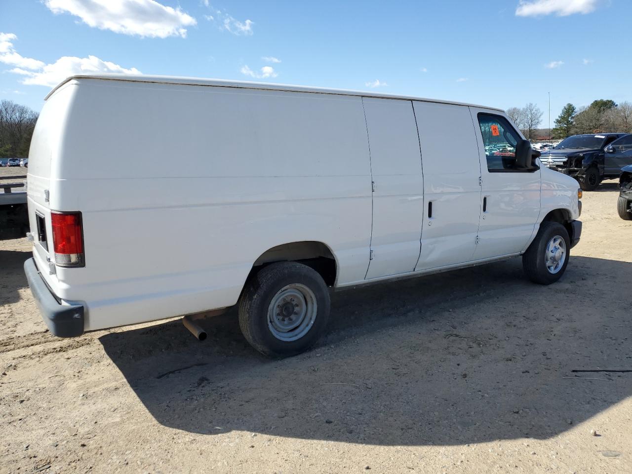 2014 Ford Econoline - Image 3