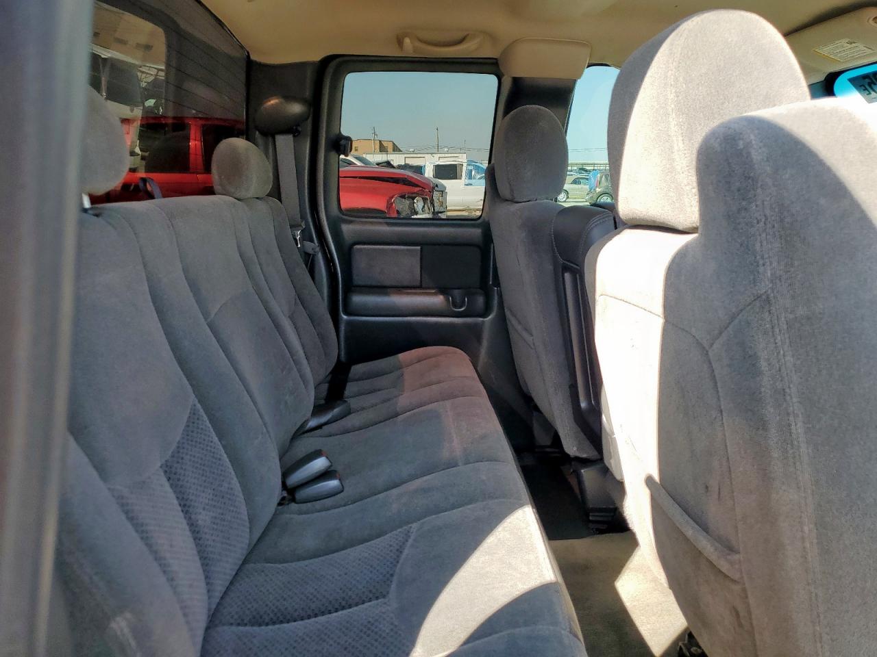 2004 Chevrolet Silverado C1500 VIN: 2GCEC19VX41324388 Lot: 48559795