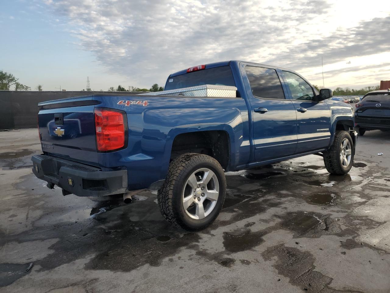 2015 Chevrolet Silverado - Image 3