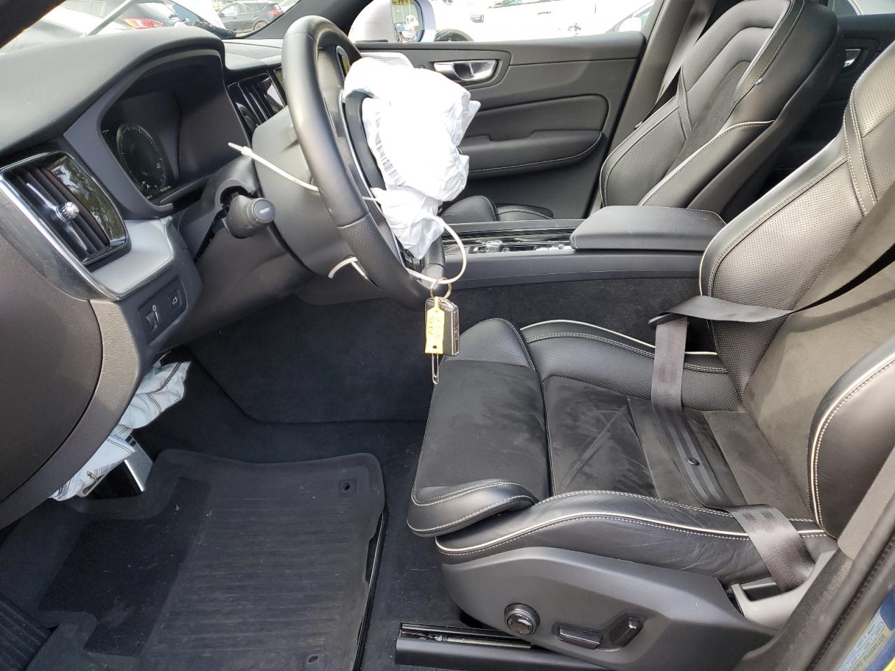 2018 Volvo XC60 - Image 7