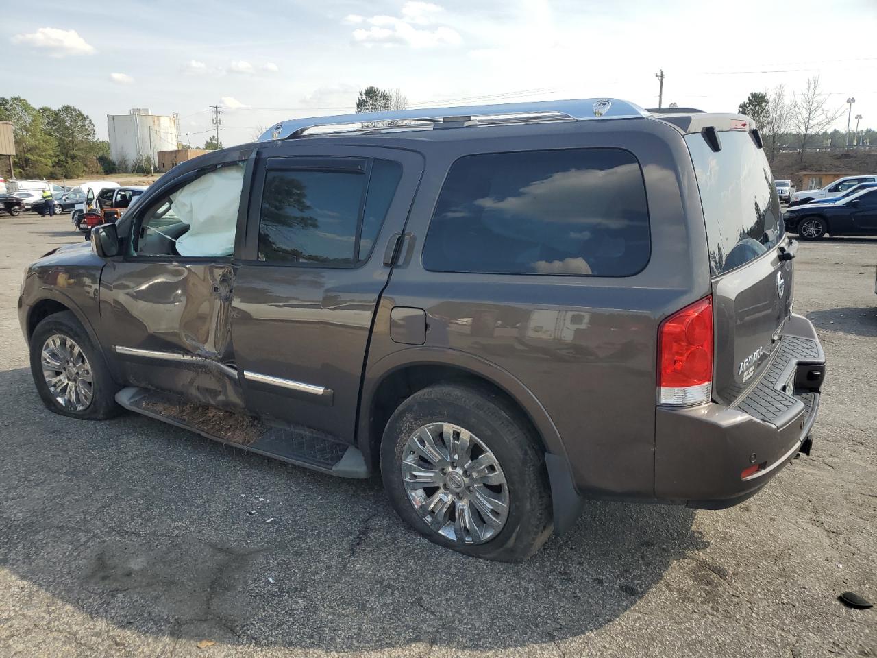 2015 Nissan Armada - Image 2