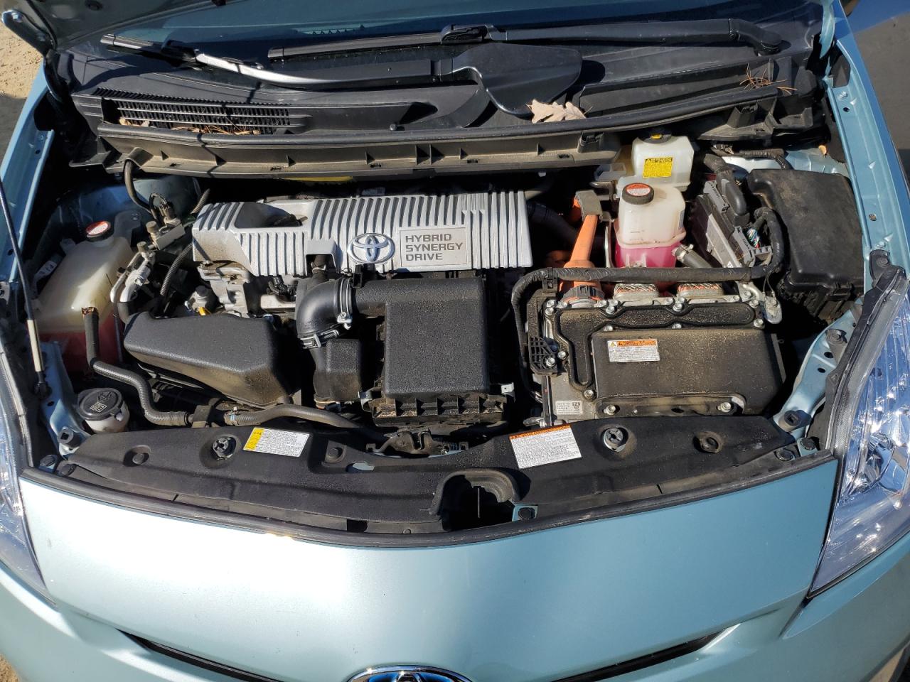 2015 Toyota Prius - Image 12