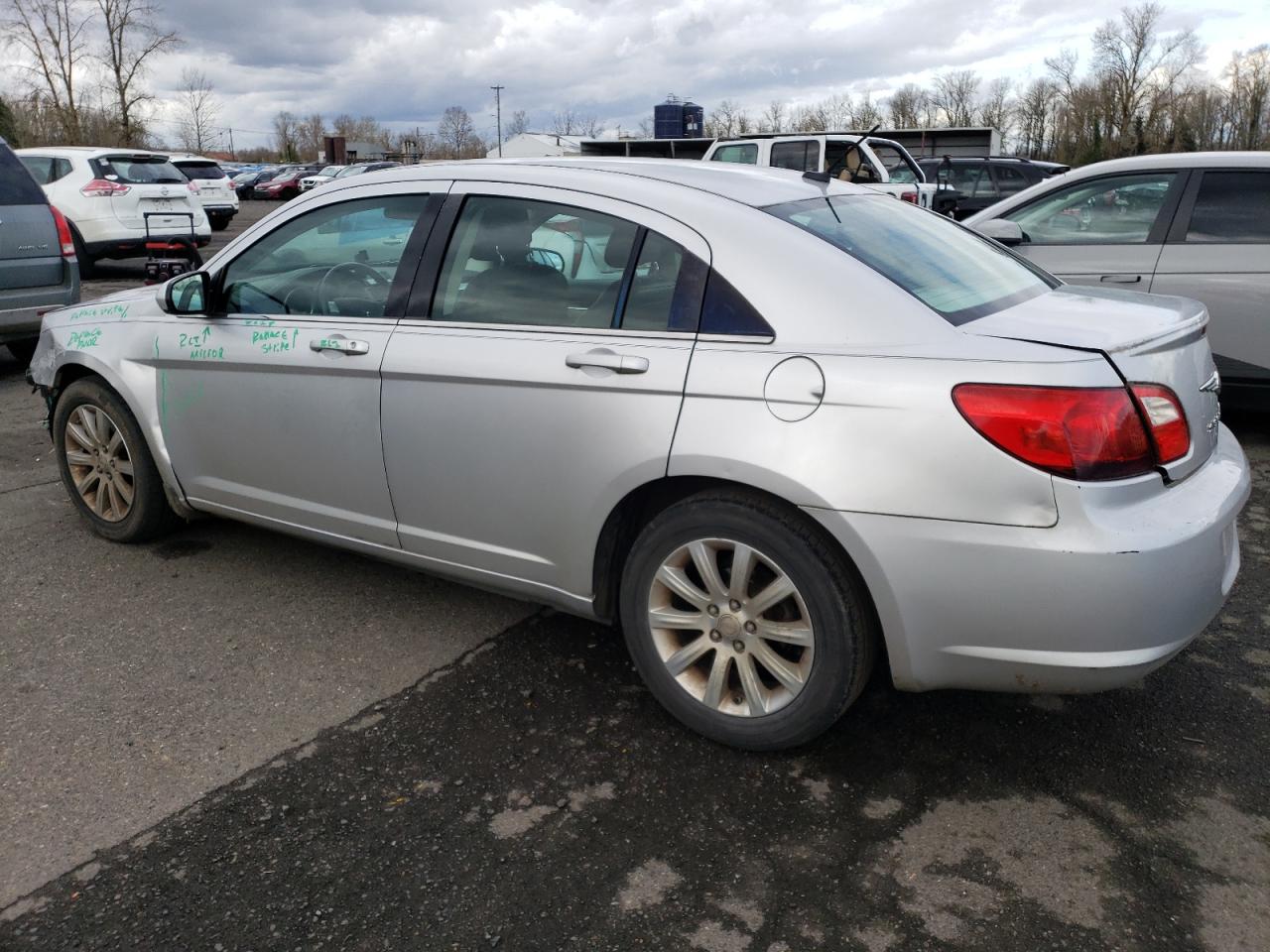 2010 Chrysler Sebring - Image 2
