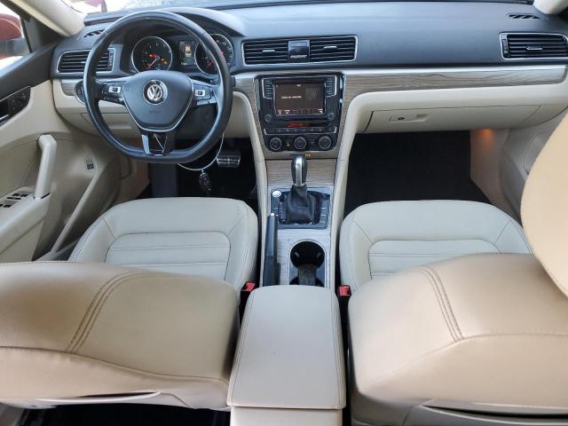  VOLKSWAGEN PASSAT 2018 Czerwony