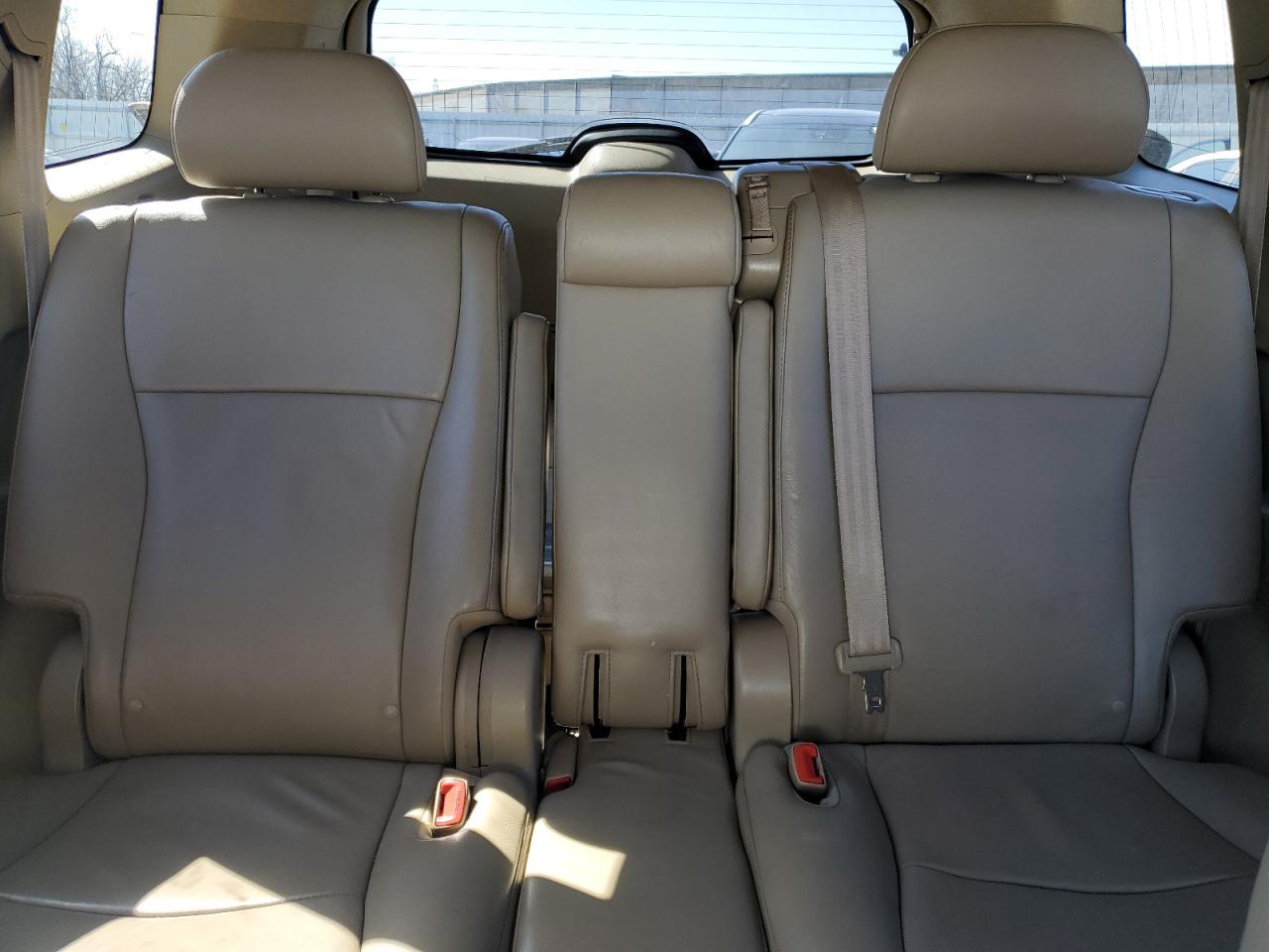 2012 Toyota Highlander - Image 10