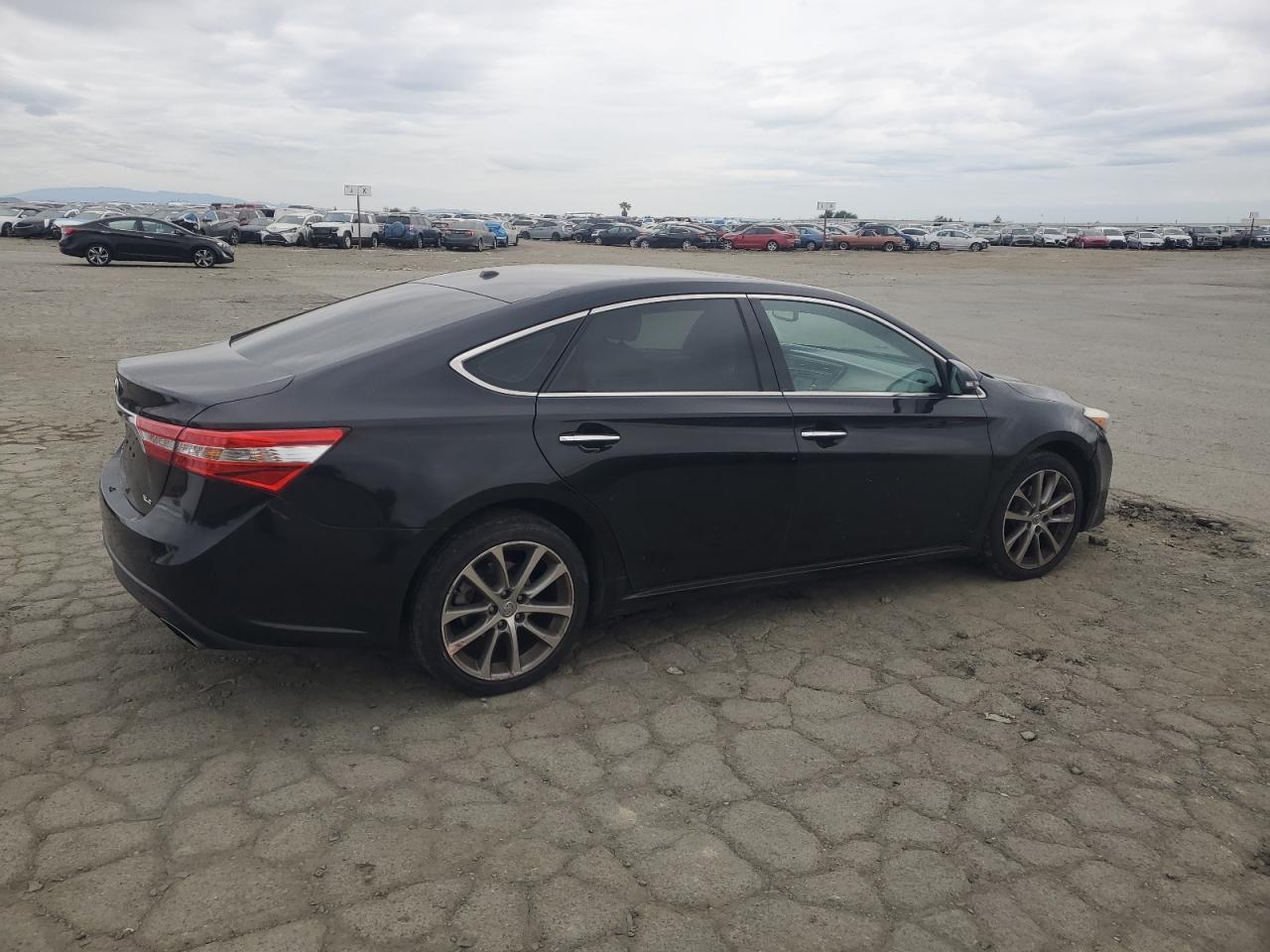 2015 Toyota Avalon - Image 3