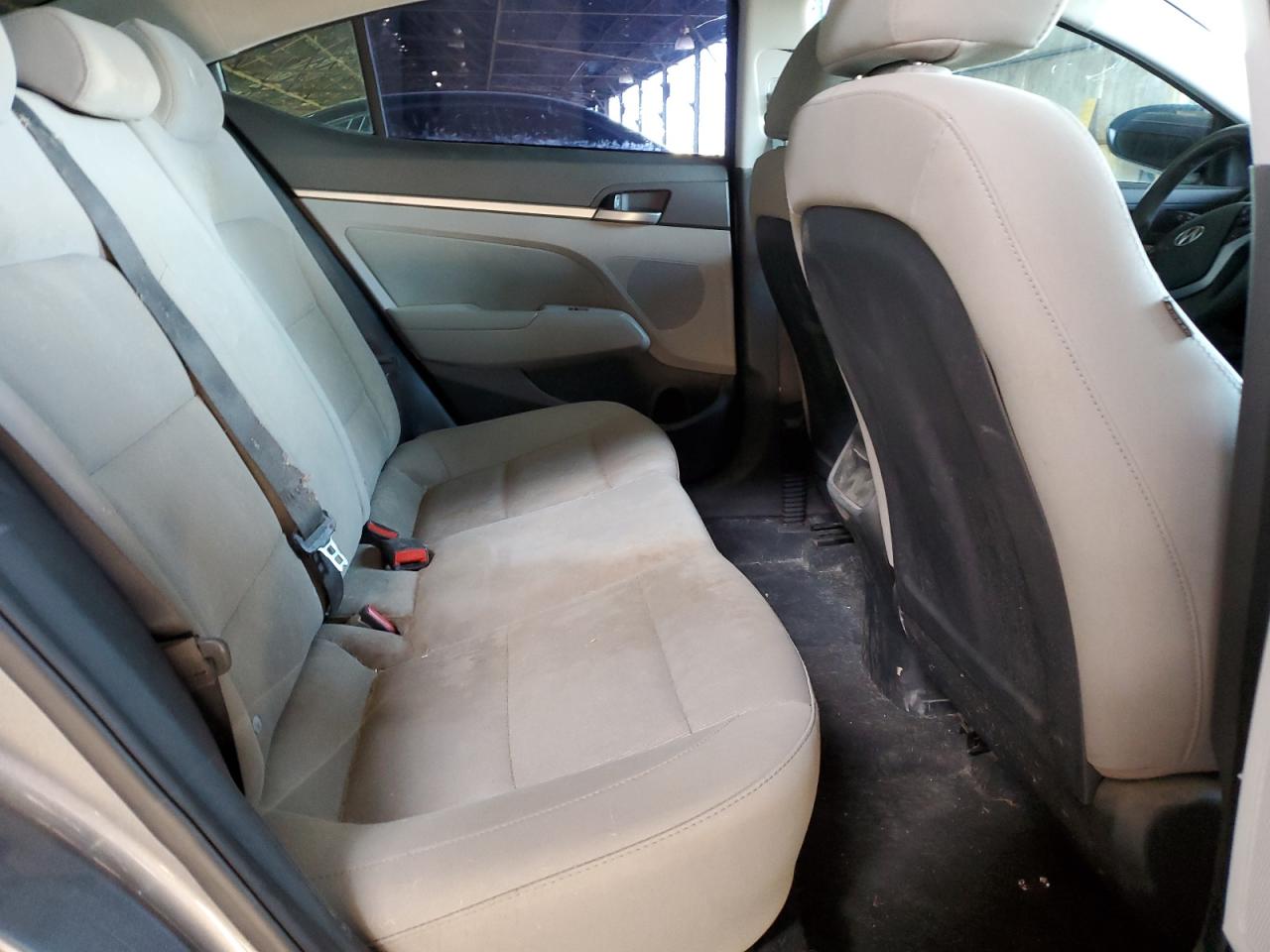 2018 Hyundai Elantra - Image 10