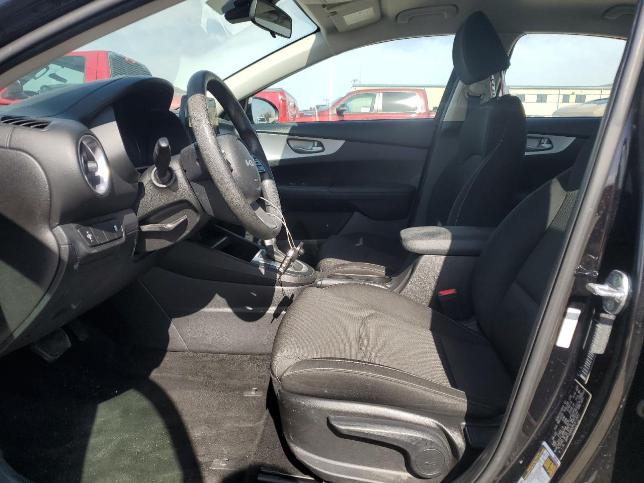 2023 Kia Forte - Image 7