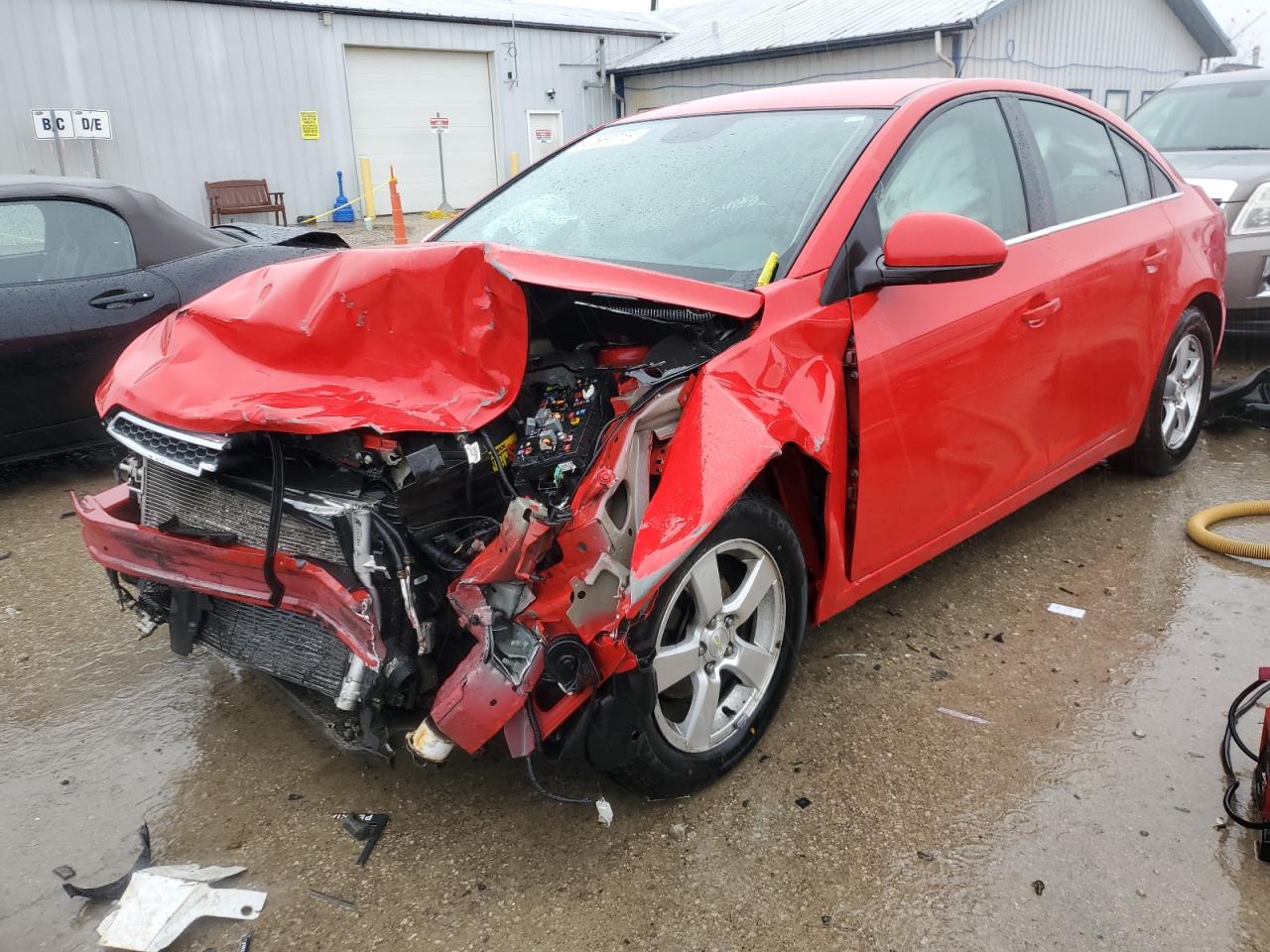 2014 Chevrolet Cruze Lt for Sale in Pekin, IL - Front End