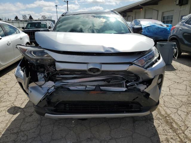  TOYOTA RAV4 2019 Srebrny