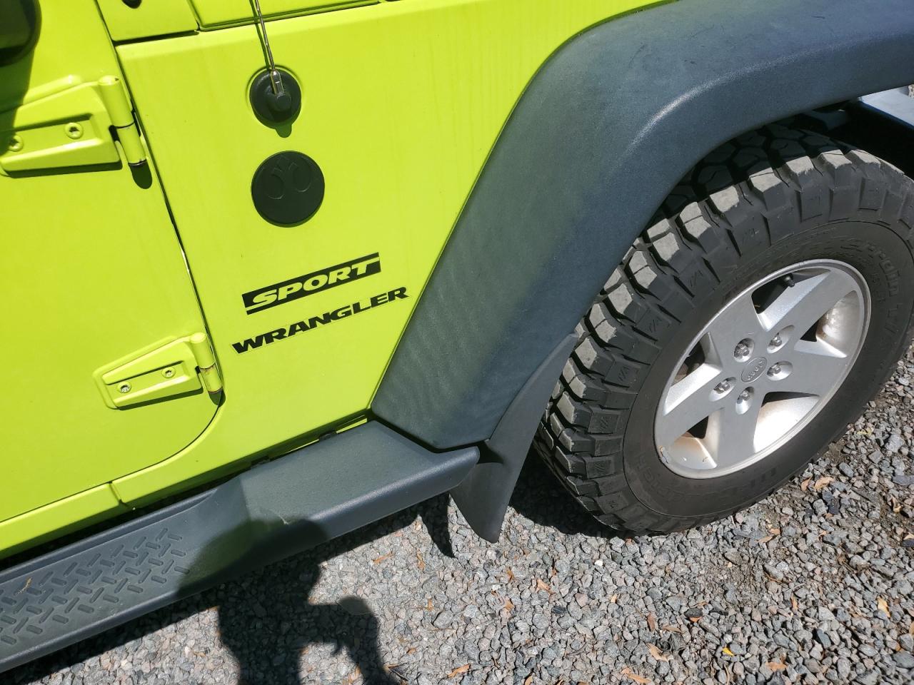 2017 Jeep Wrangler - Image 12