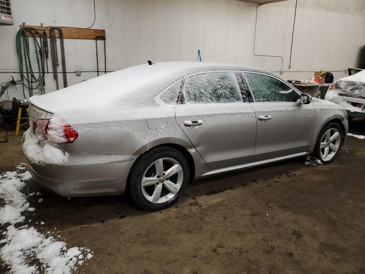 2014 Volkswagen Passat - Image 3