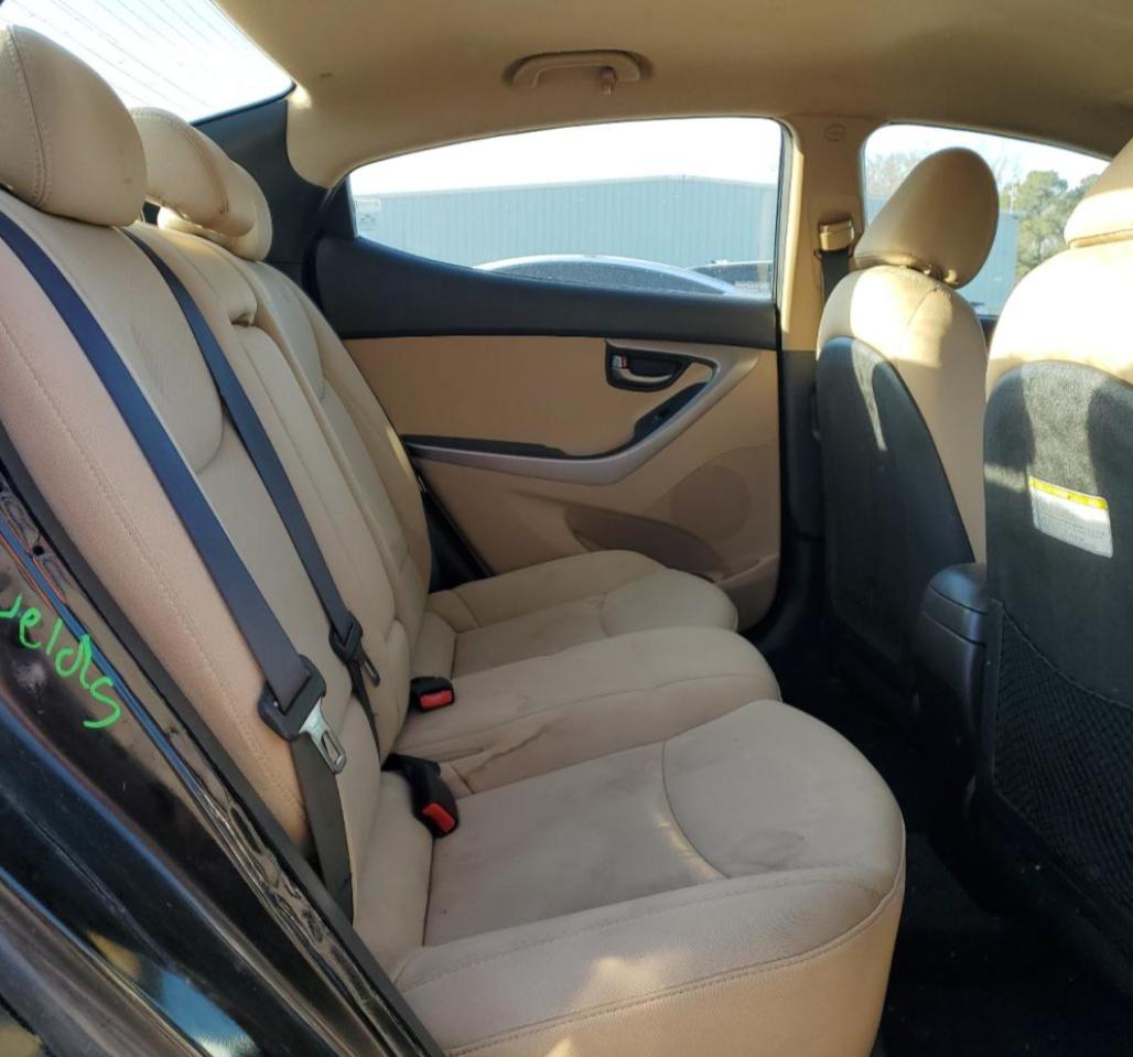 2013 Hyundai Elantra - Image 10