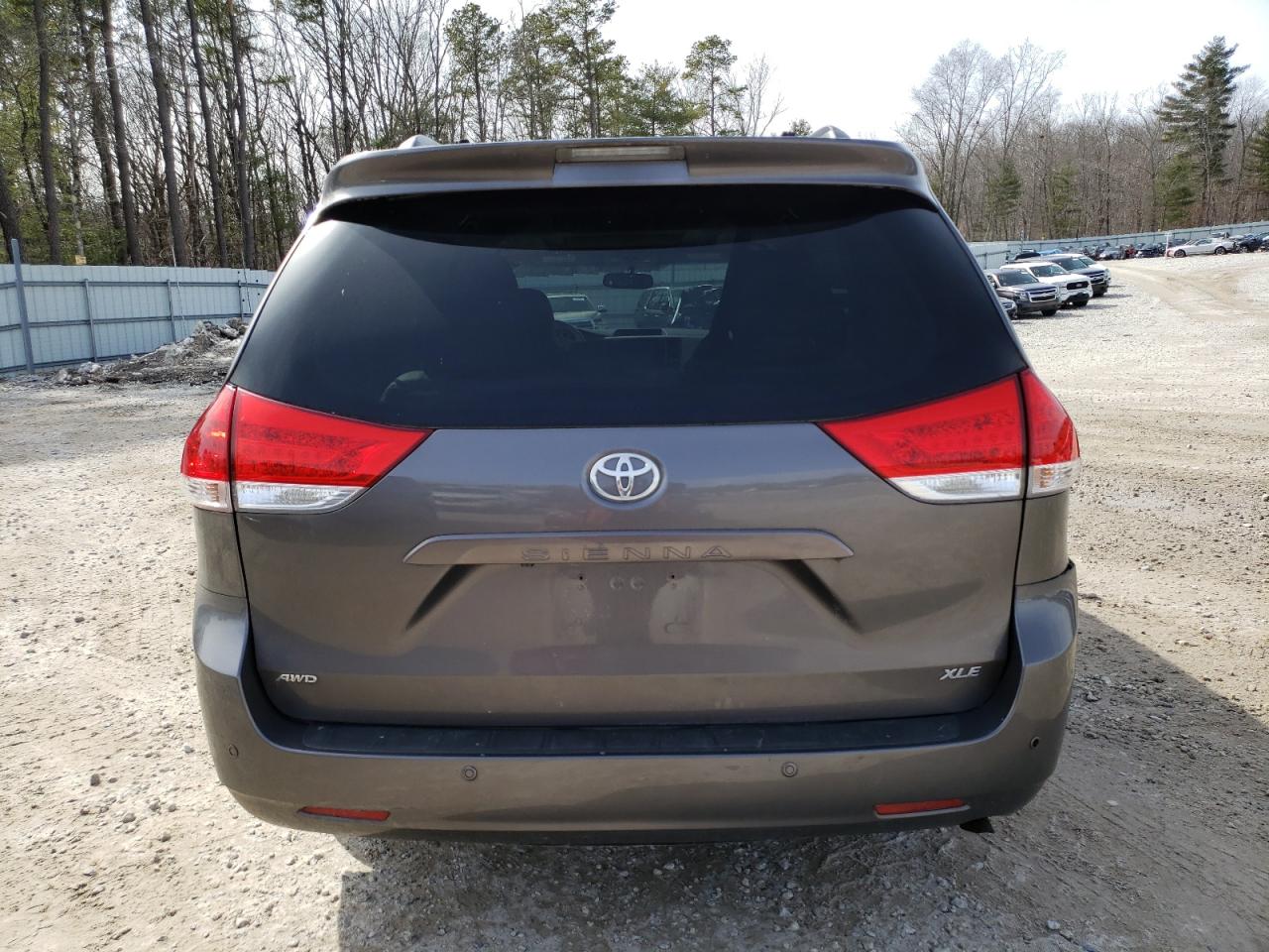 2012 Toyota Sienna - Image 6