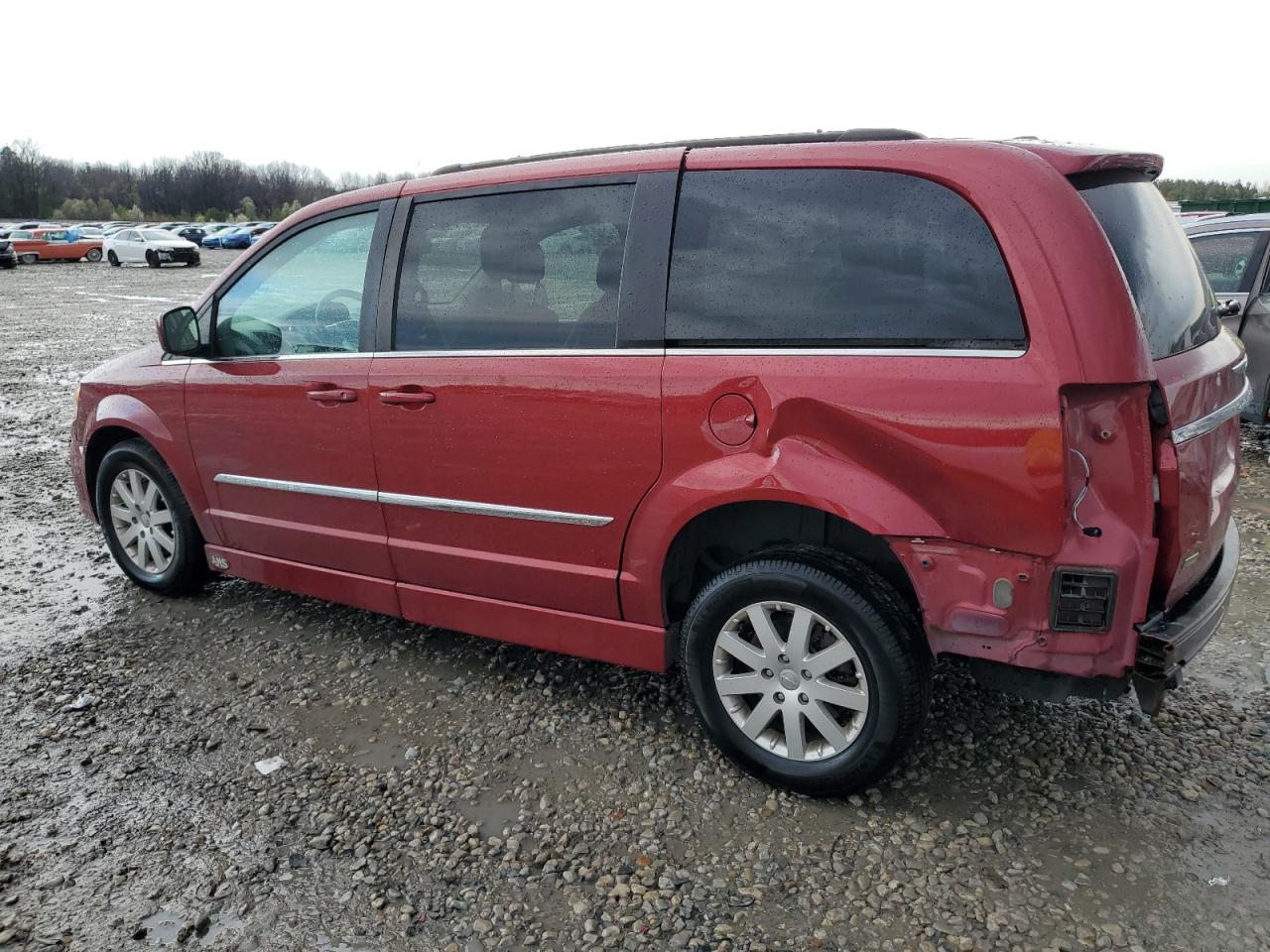 2015 Chrysler Town & Country - Image 2