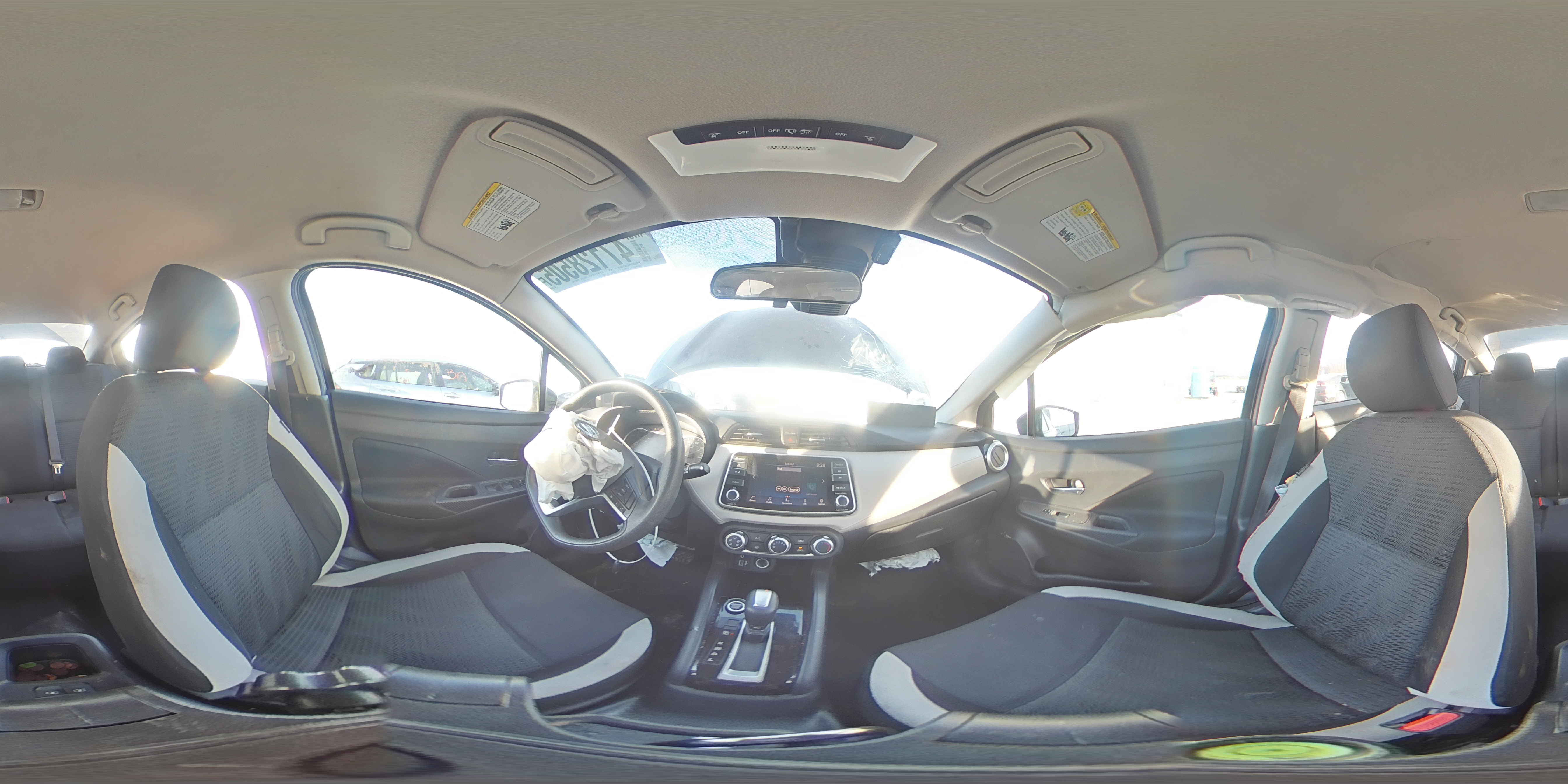 2021 Nissan Versa - Image 12