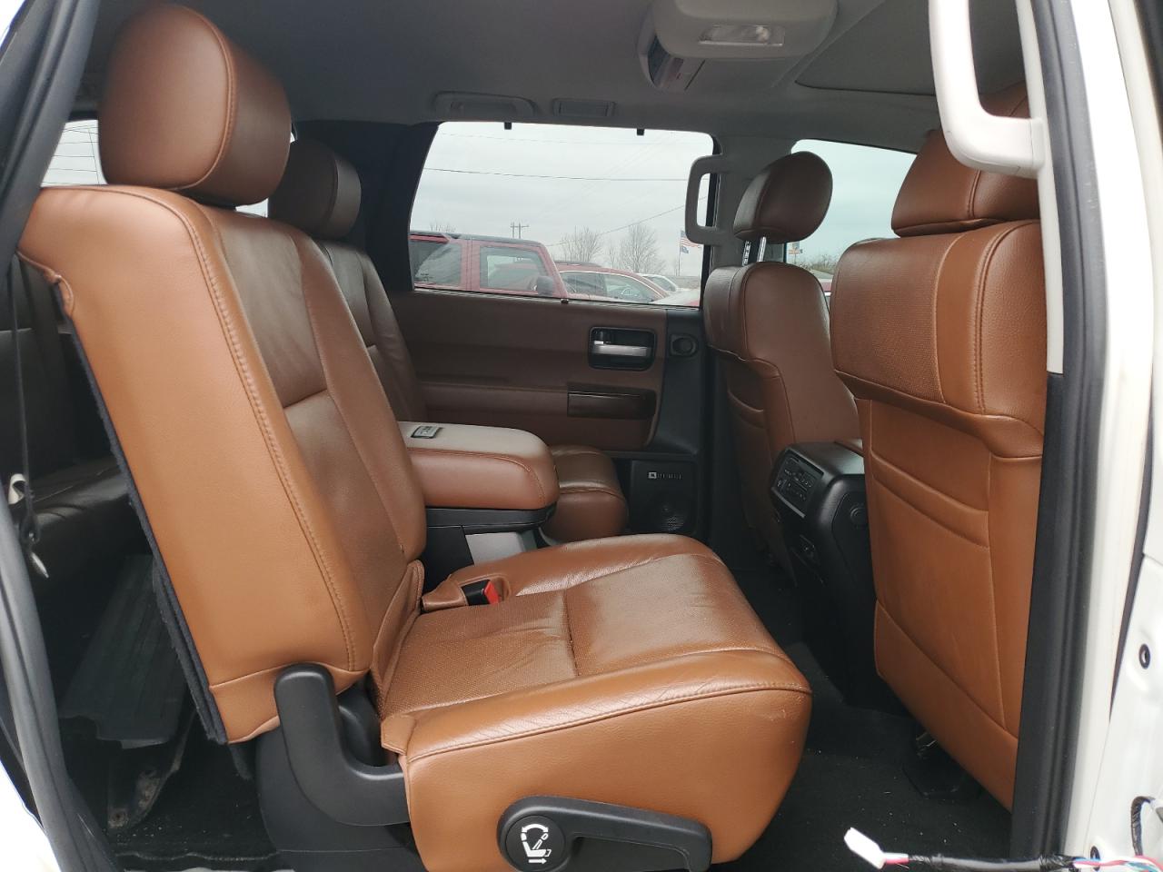 2013 Toyota Sequoia - Image 11