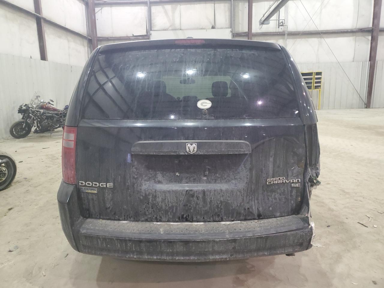 2010 Dodge Caravan - Image 6