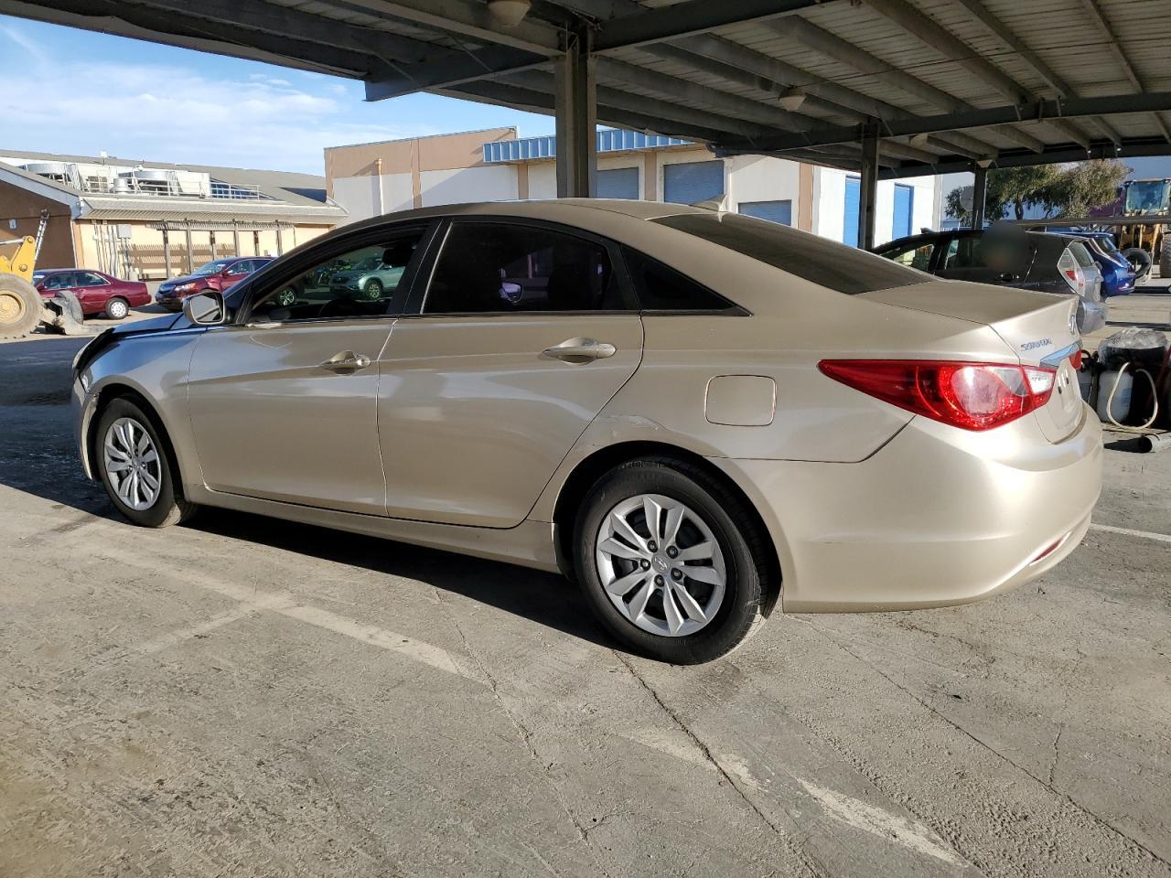 2012 Hyundai Sonata - Image 2