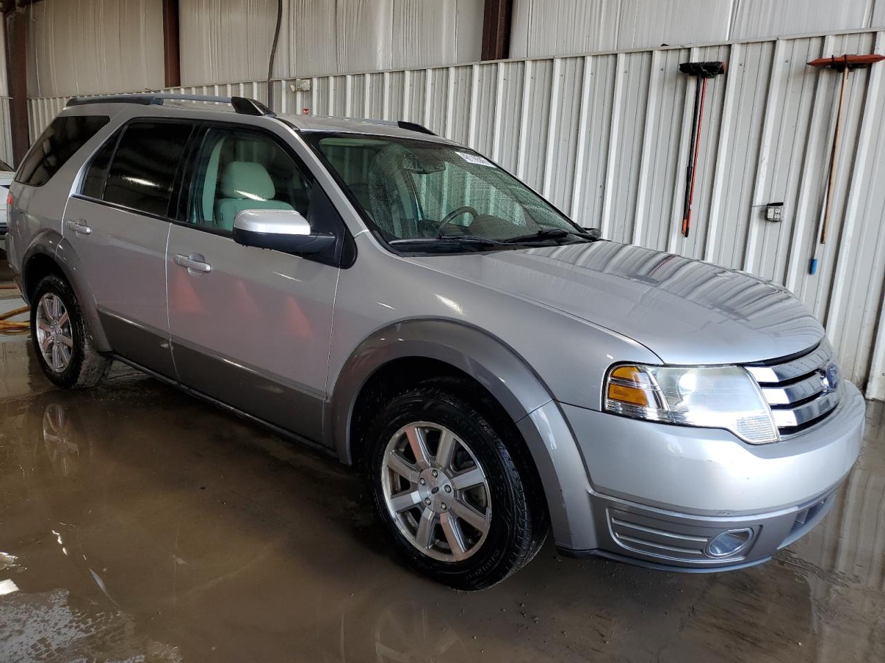 2009 Ford Taurus - Image 4