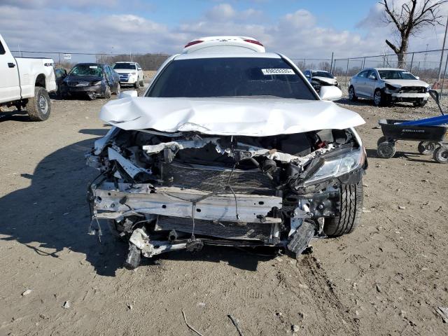  TOYOTA CAMRY 2019 Белы