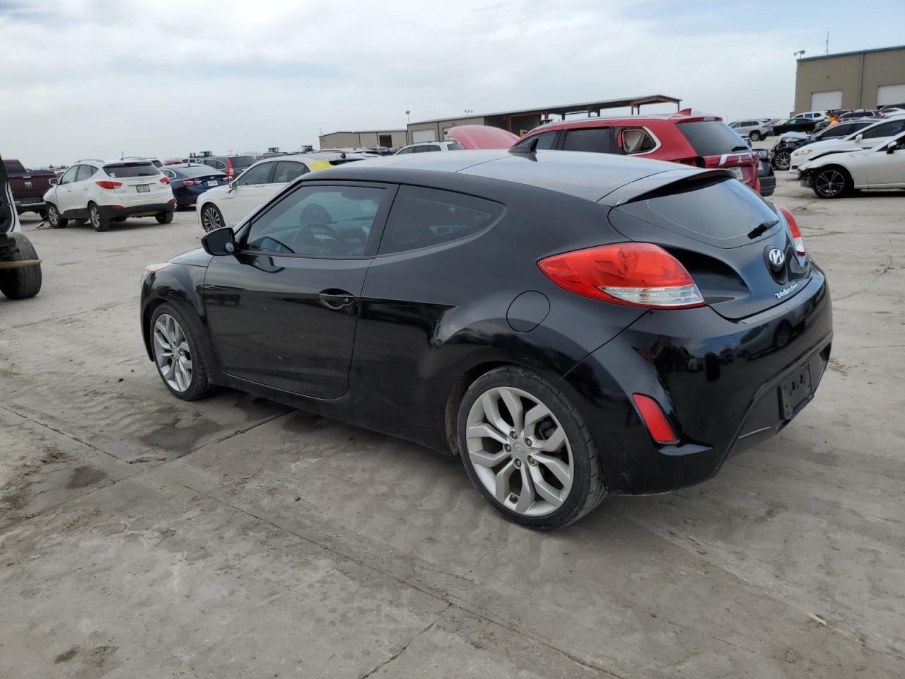 2013 Hyundai Veloster - Image 2