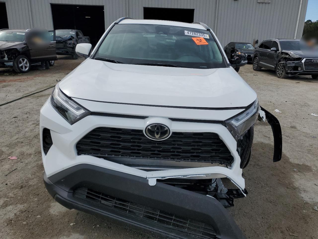 2024 Toyota RAV 4 - Image 5