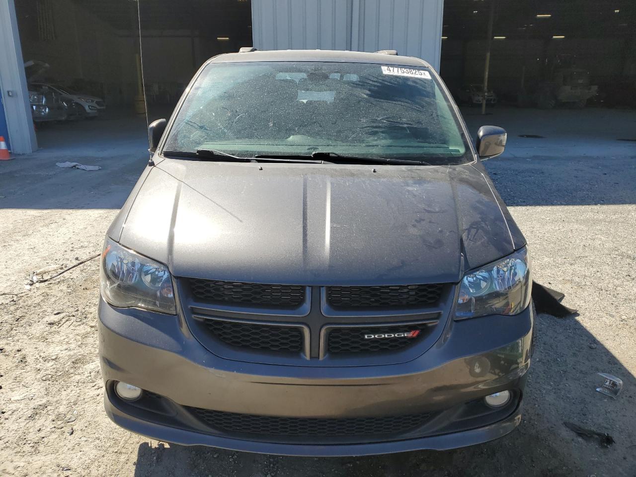 2018 Dodge Caravan - Image 5