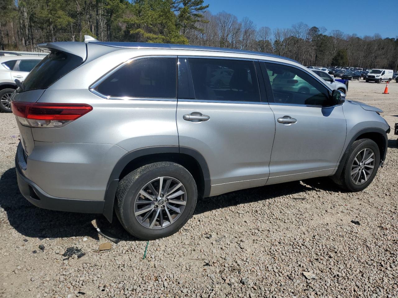 2018 Toyota Highlander - Image 3