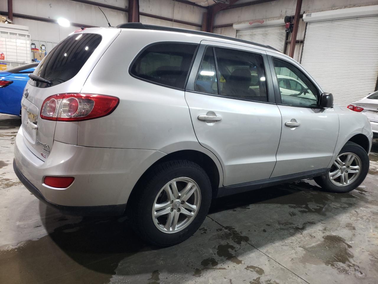 2011 Hyundai Santa Fe - Image 3