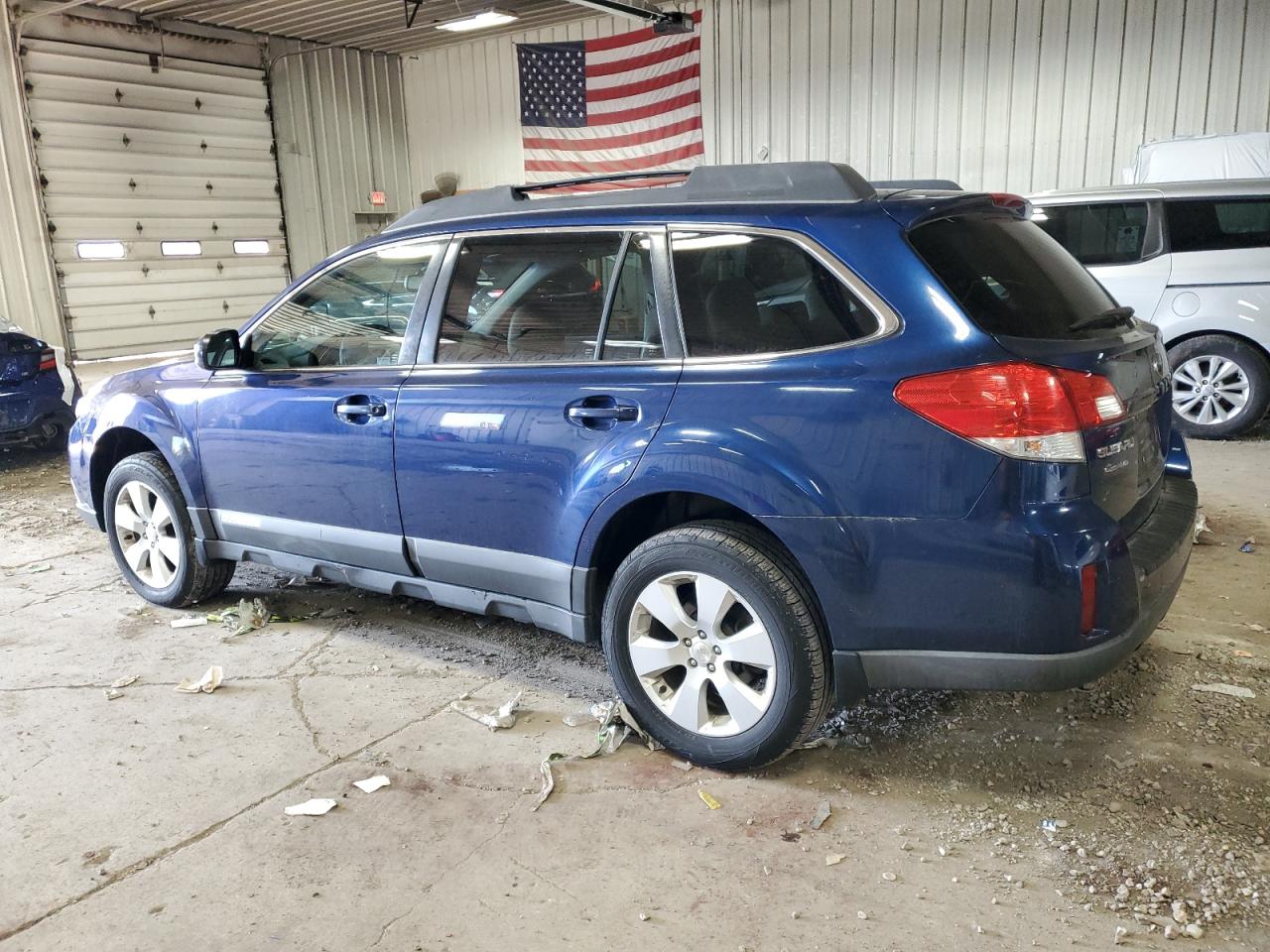 2010 Subaru Outback - Image 2