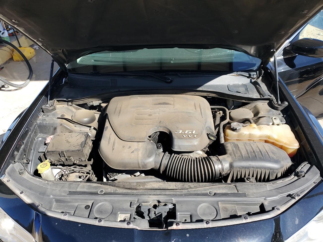 2015 Chrysler 300 - Image 11
