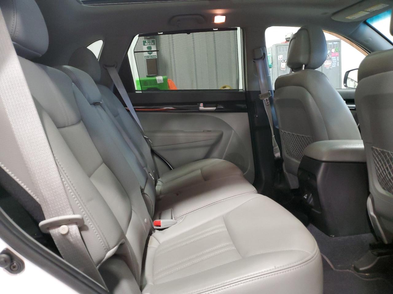 2015 Kia Sorento - Image 11