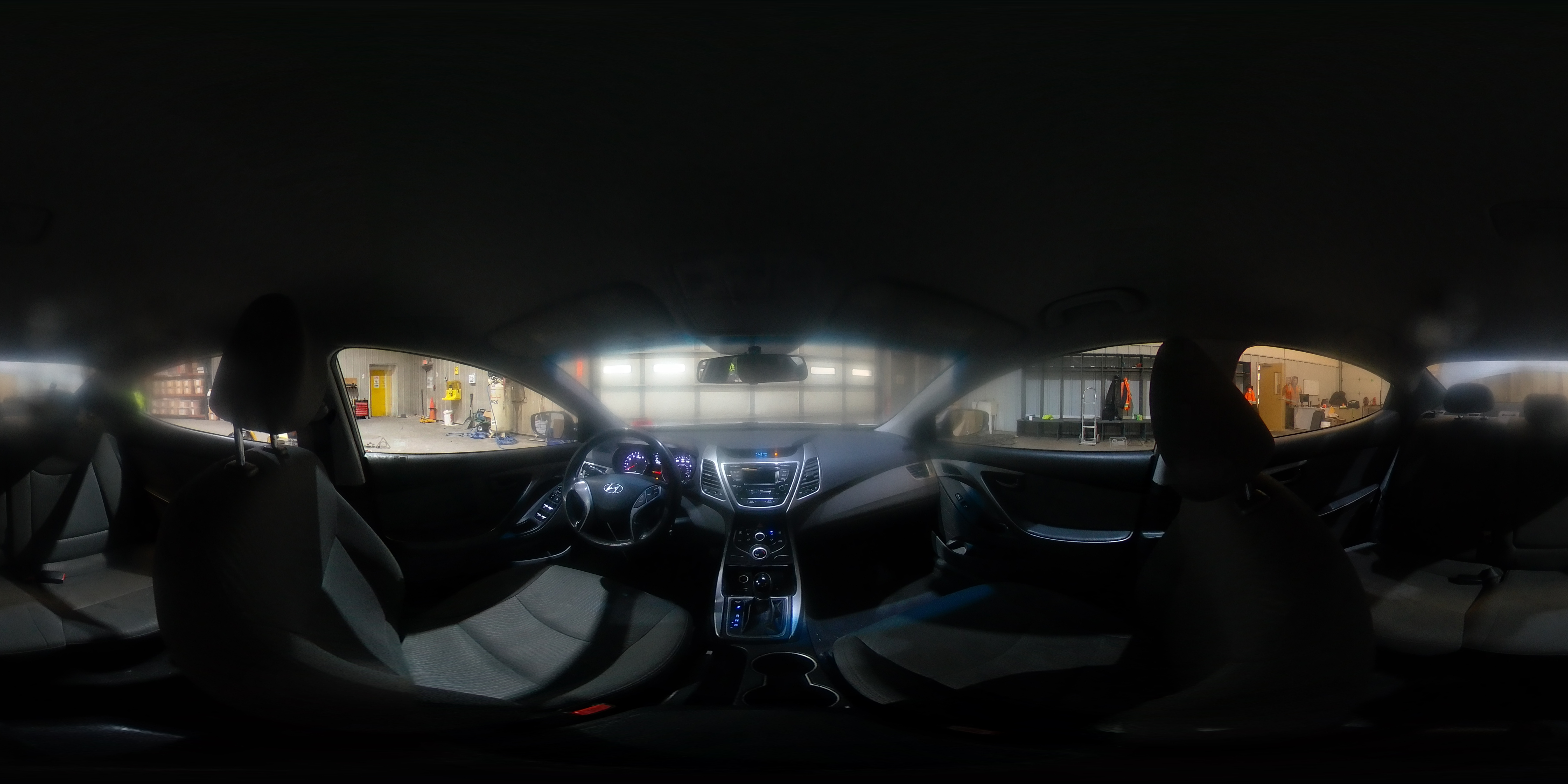 2016 Hyundai Elantra - Image 13