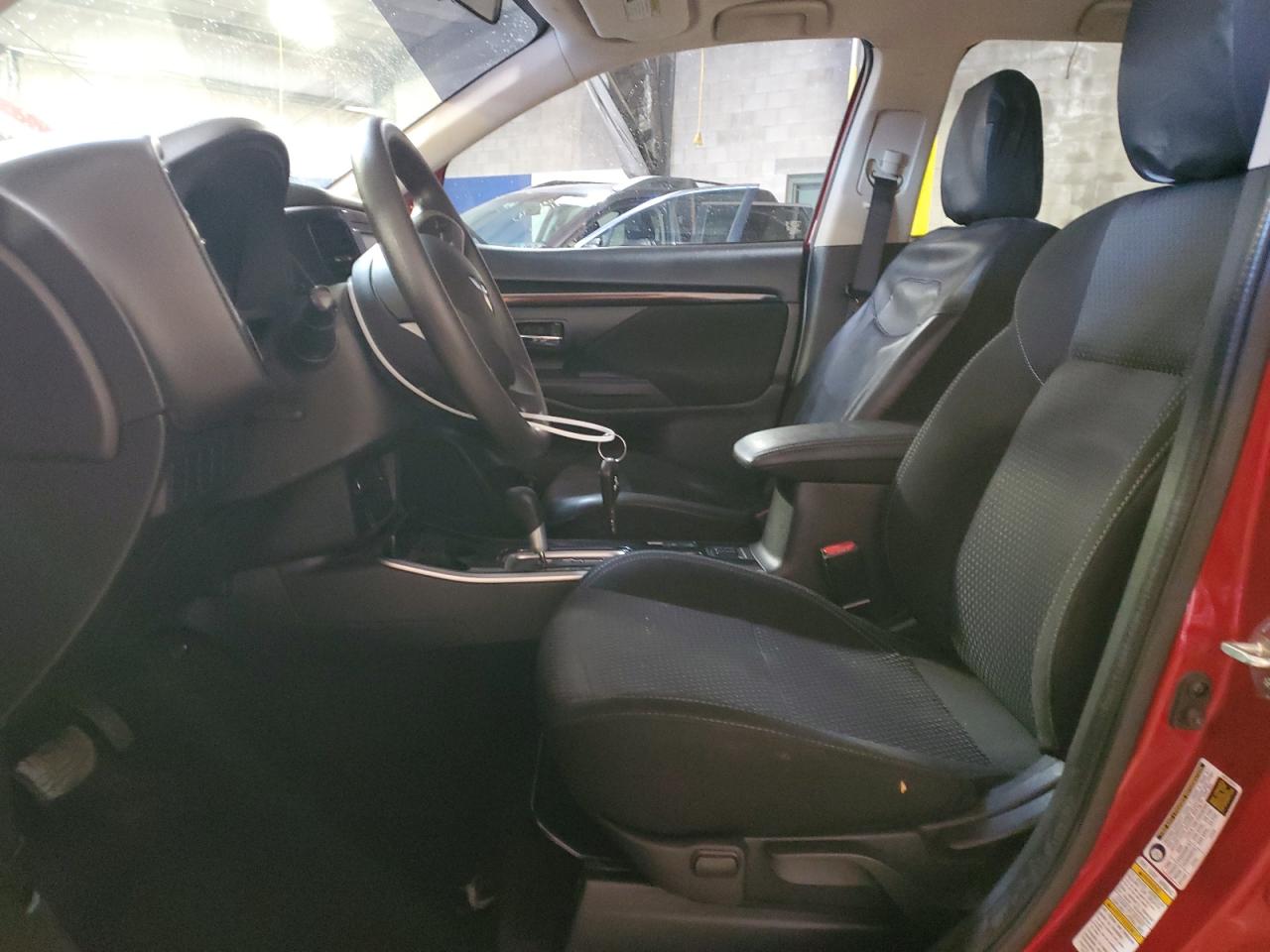 2020 Mitsubishi Outlander - Image 7