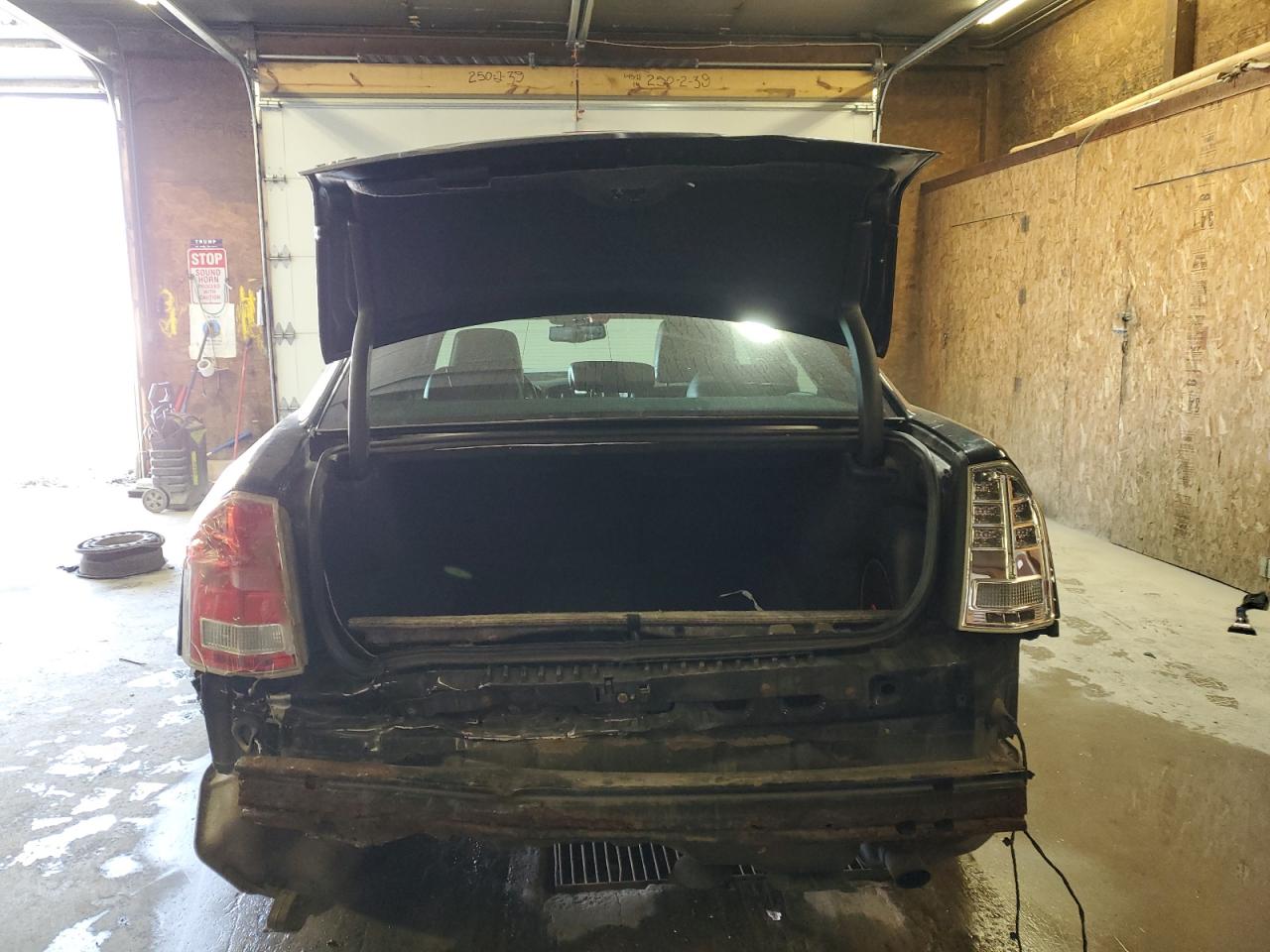 2013 Chrysler 300 - Image 6