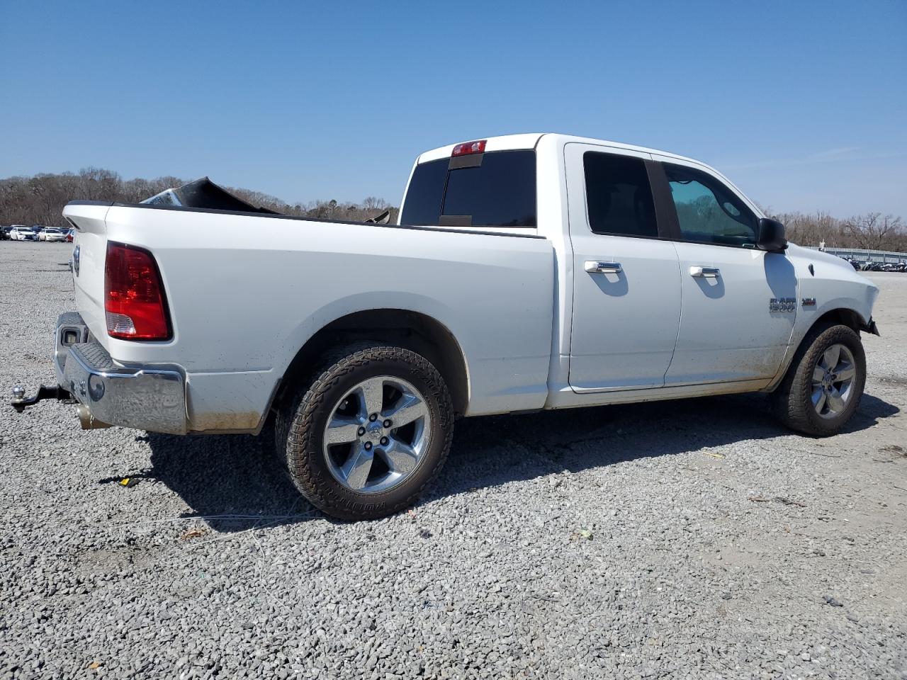 2015 RAM 1500 - Image 3