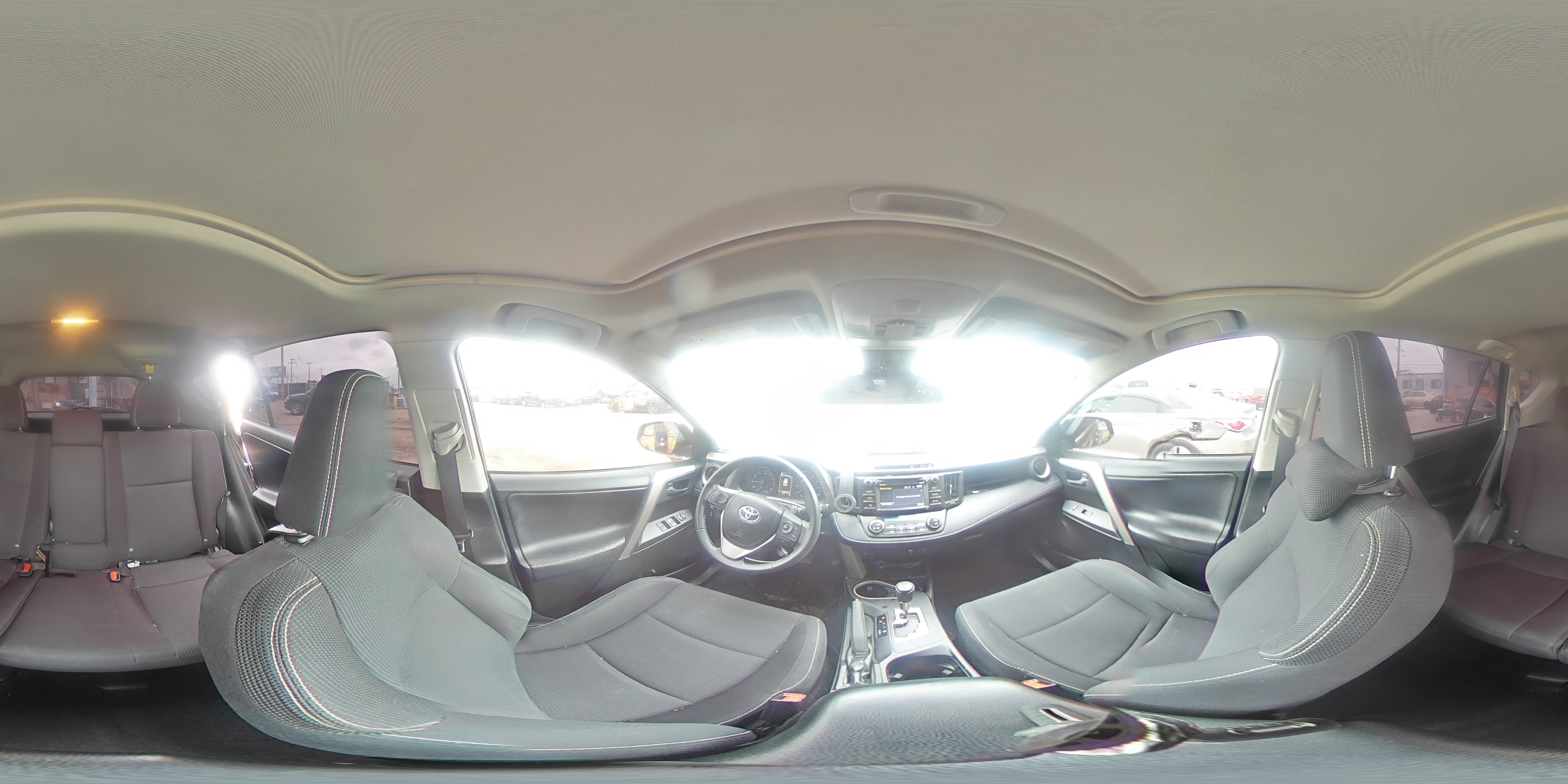 2018 Toyota RAV 4 - Image 13
