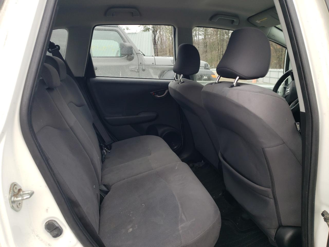 2010 Honda Fit - Image 10