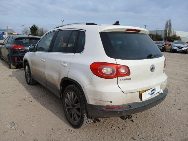 2011 VOLKSWAGEN TIGUAN MAT