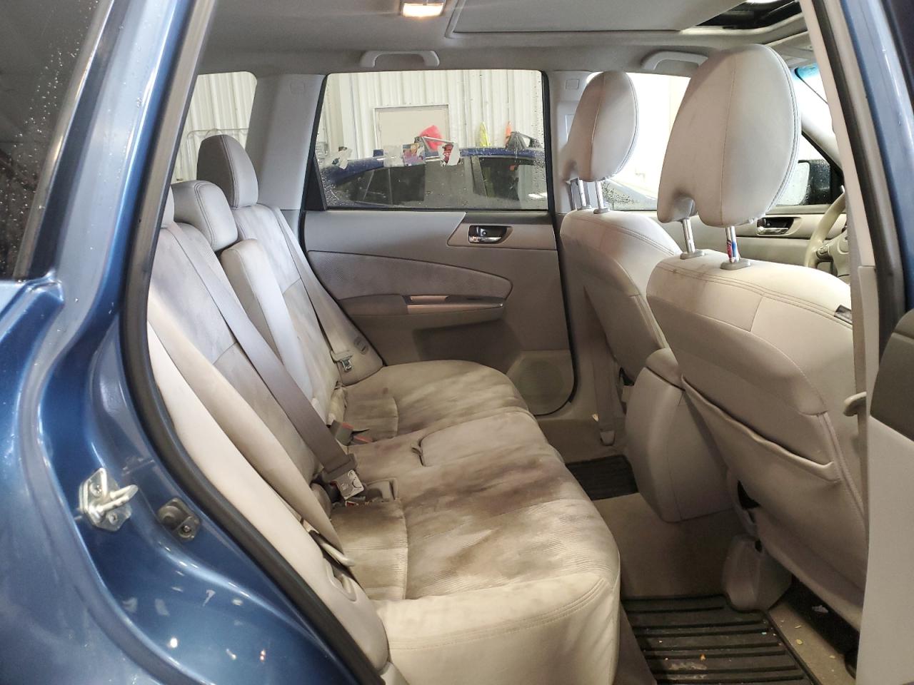 2010 Subaru Forester - Image 11