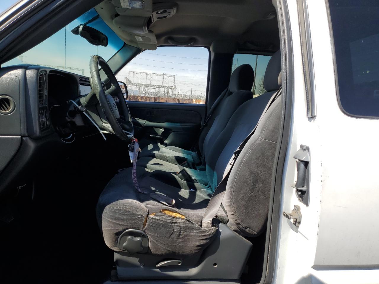 2001 Chevrolet Silverado - Image 7