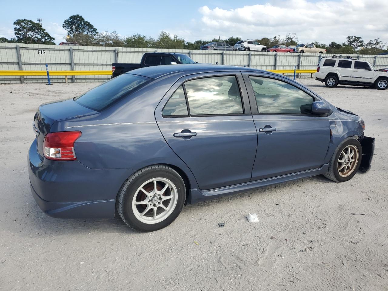 2007 Toyota Yaris - Image 3