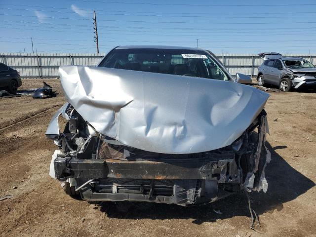  TOYOTA CAMRY 2016 Srebrny