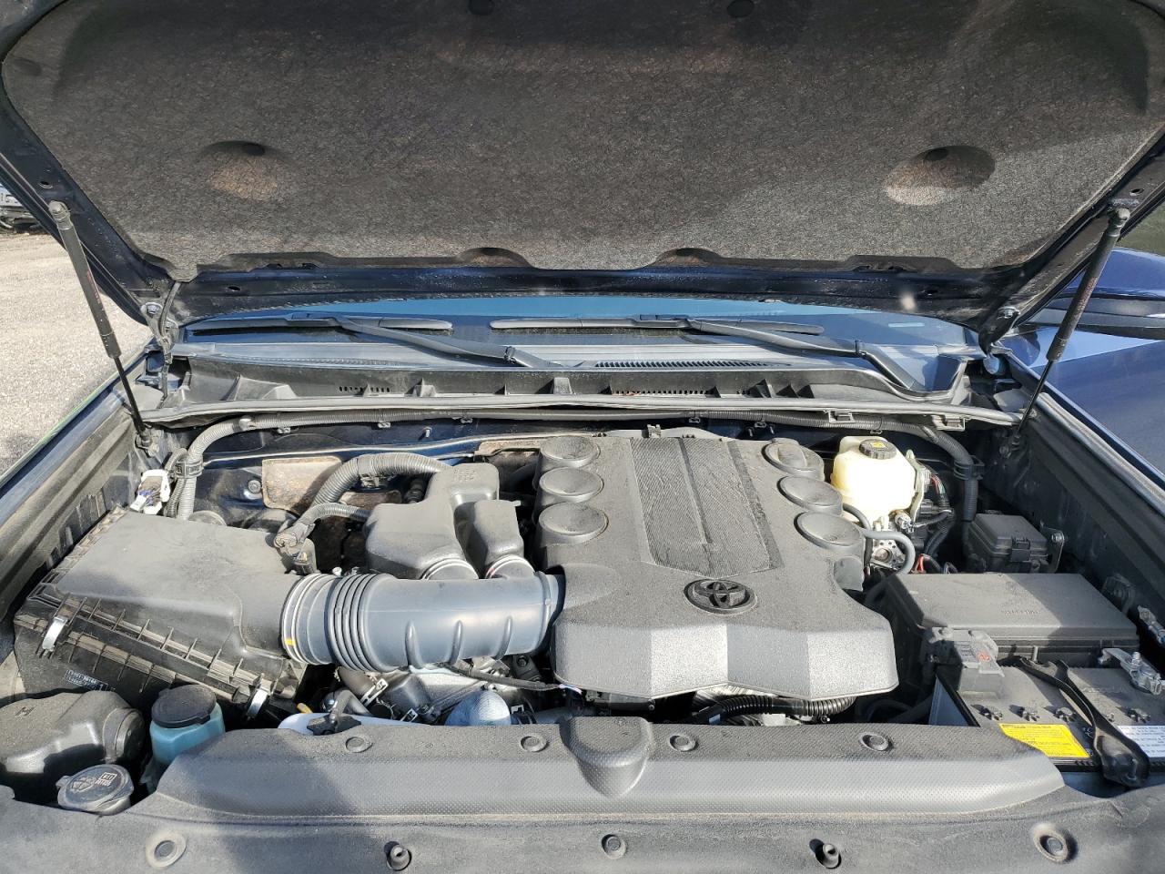 2020 Toyota 4Runner - Image 13