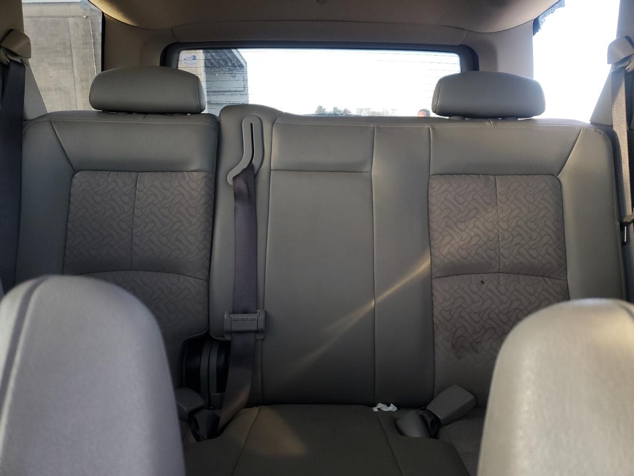 2006 Saturn VUE - Image 10