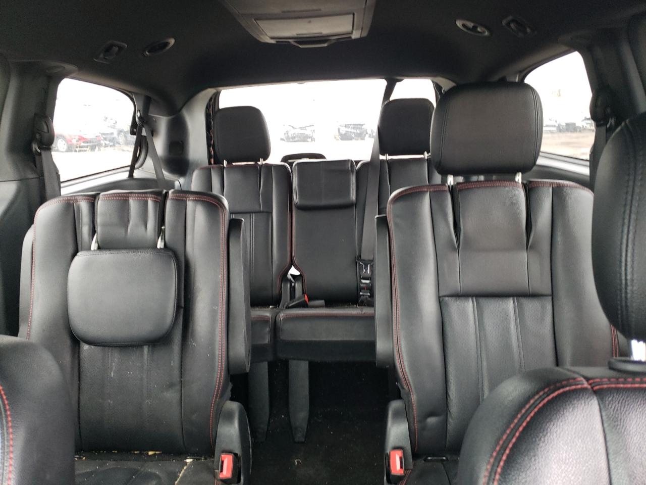 2018 Dodge Caravan - Image 10