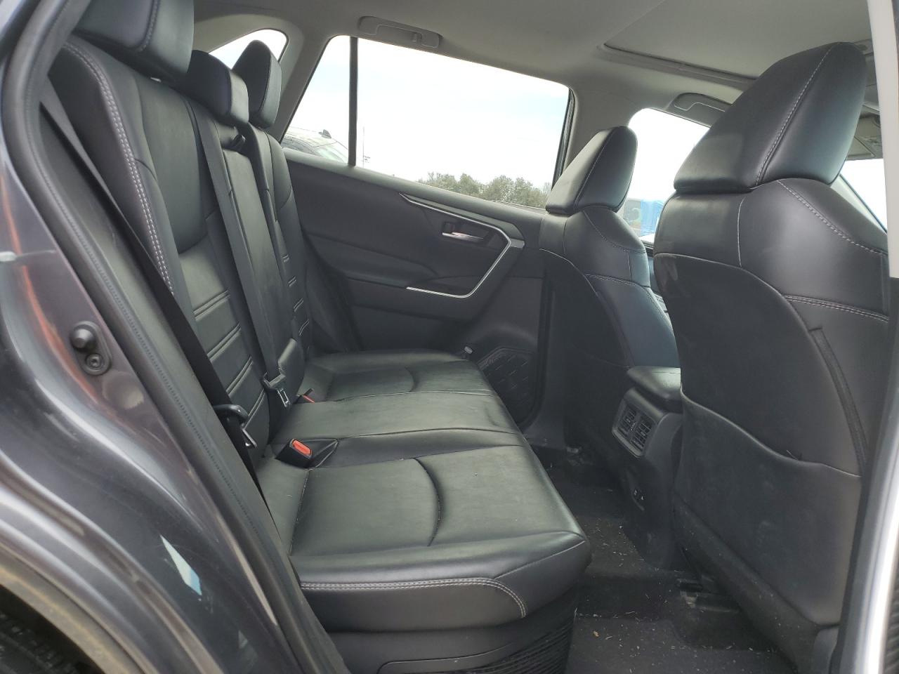 2021 Toyota RAV 4 - Image 11